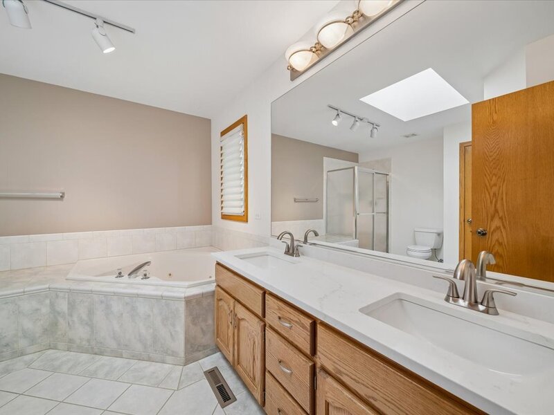 8424 Hollybrook Lane Tinley Park IL 60487
