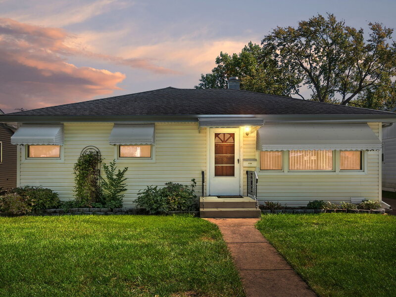 8729 S 51st Avenue Oak Lawn IL 60453