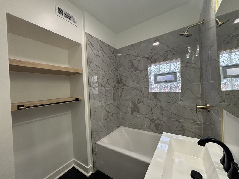 5652 S Shields Avenue Chicago IL 60621
