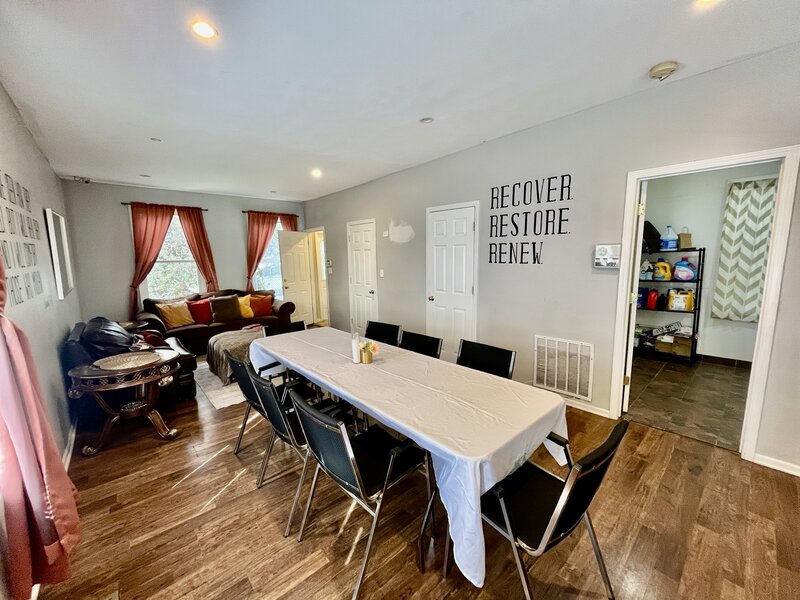 1641 N Mozart Street Chicago IL 60647