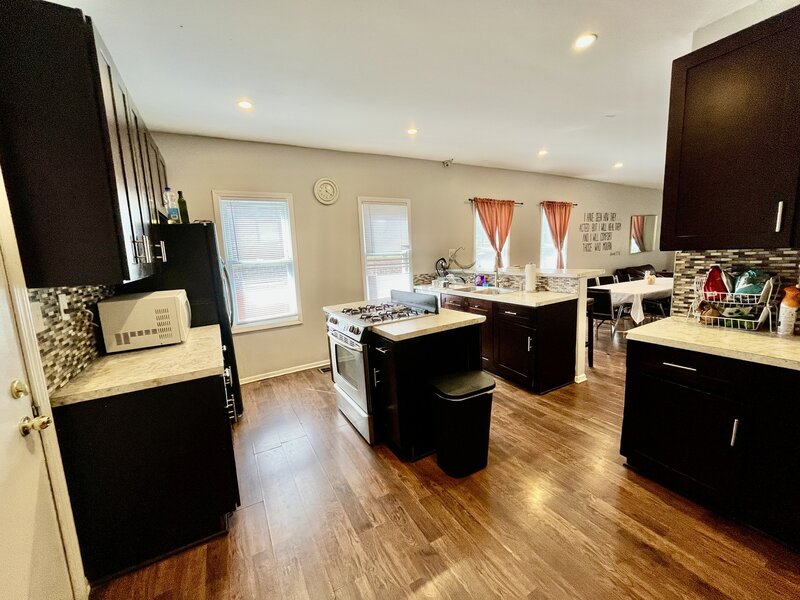 1641 N Mozart Street Chicago IL 60647