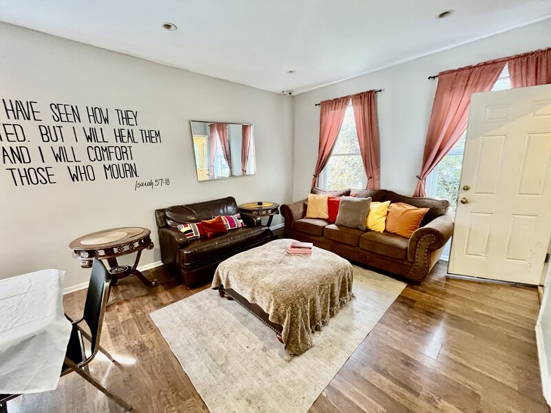 1641 N Mozart Street Chicago IL 60647