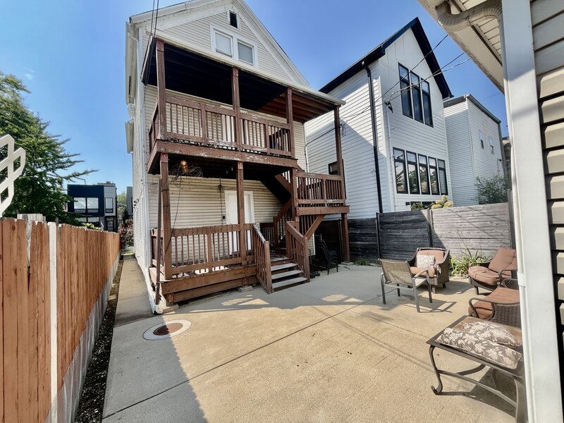 1641 N Mozart Street Chicago IL 60647