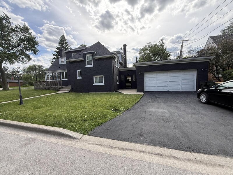 6800 N Knox Avenue Lincolnwood IL 60712