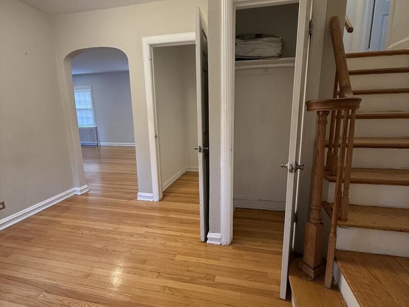 6800 N Knox Avenue Lincolnwood IL 60712