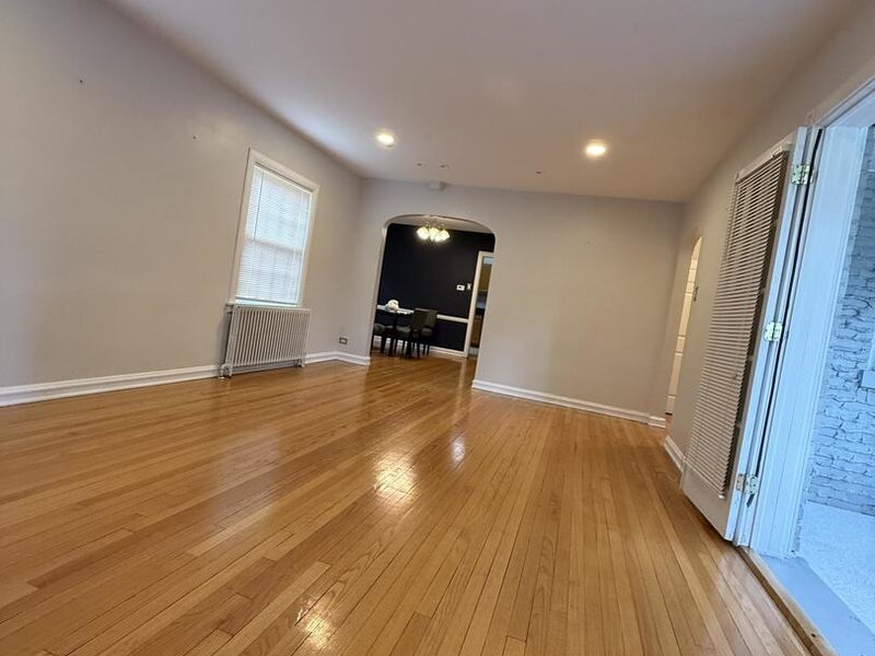 6800 N Knox Avenue Lincolnwood IL 60712