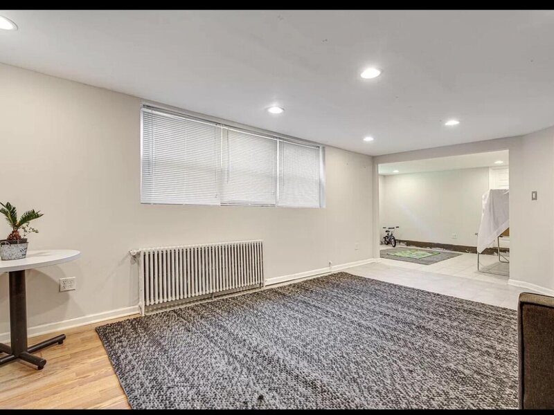 6800 N Knox Avenue Lincolnwood IL 60712