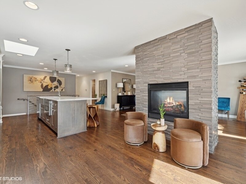 129 Sturtz Street Barrington IL 60010
