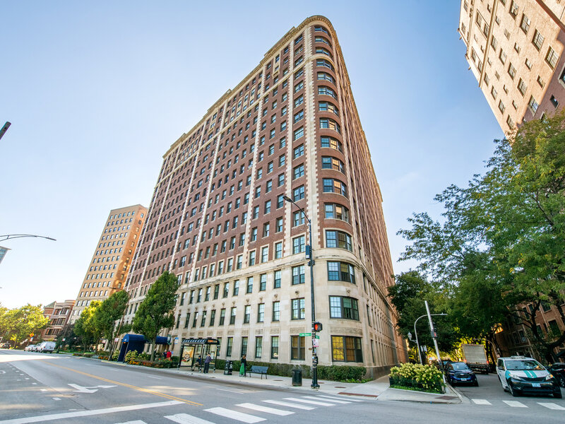 3750 N Lake Shore Drive Chicago IL 60613