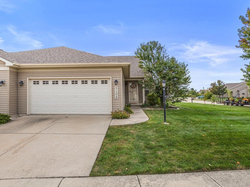2108 S Stonebrooke Court Urbana IL 61802