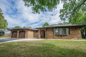 Photo of 129 Millis Lane Schaumburg IL 60193