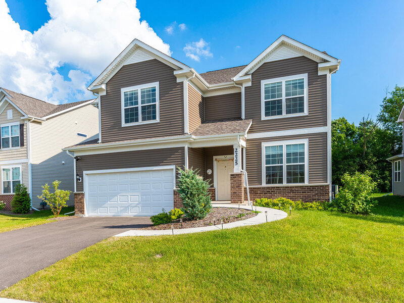 2225 Bent Grass Way Bolingbrook IL 60490