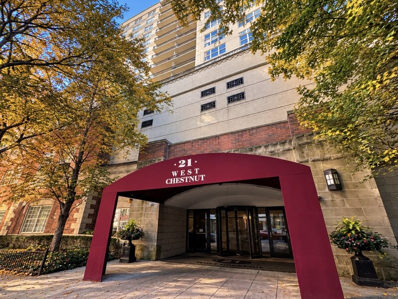 21 W Chestnut Street Chicago IL 60611