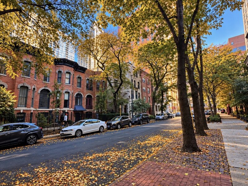 21 W Chestnut Street Chicago IL 60611