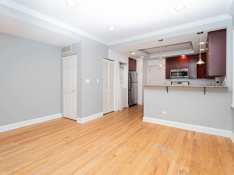 7074 N Wolcott Avenue Chicago IL 60626