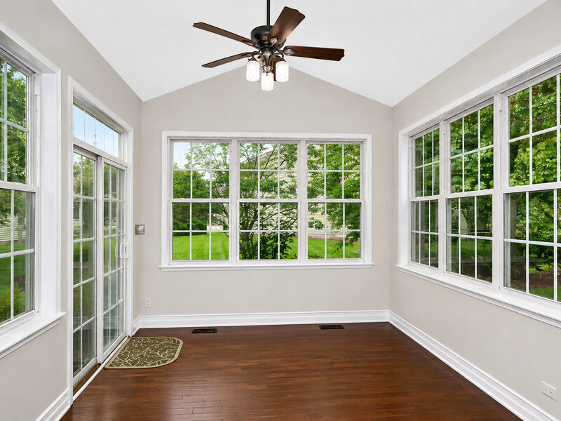 809 Colchester Drive Oswego IL 60543