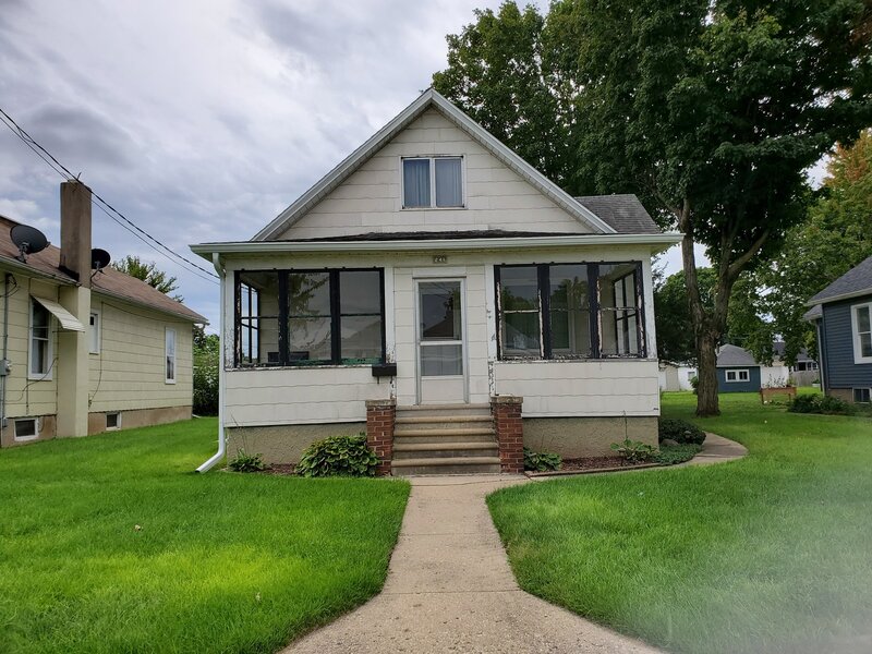 241 E 1st Street Oglesby IL 61348
