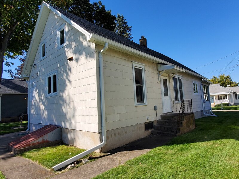 241 E 1st Street Oglesby IL 61348