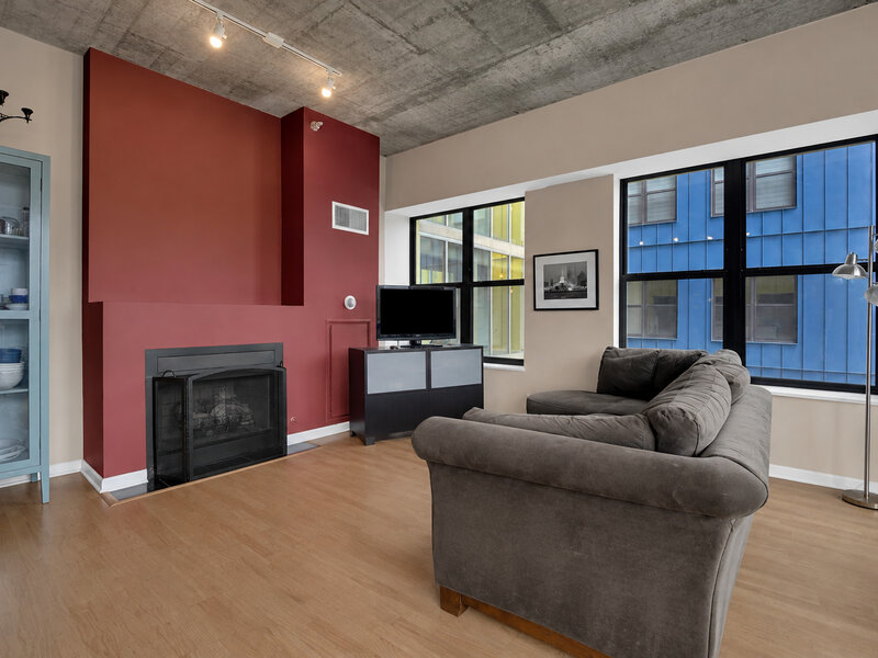 1122 W Catalpa Avenue Chicago IL 60640