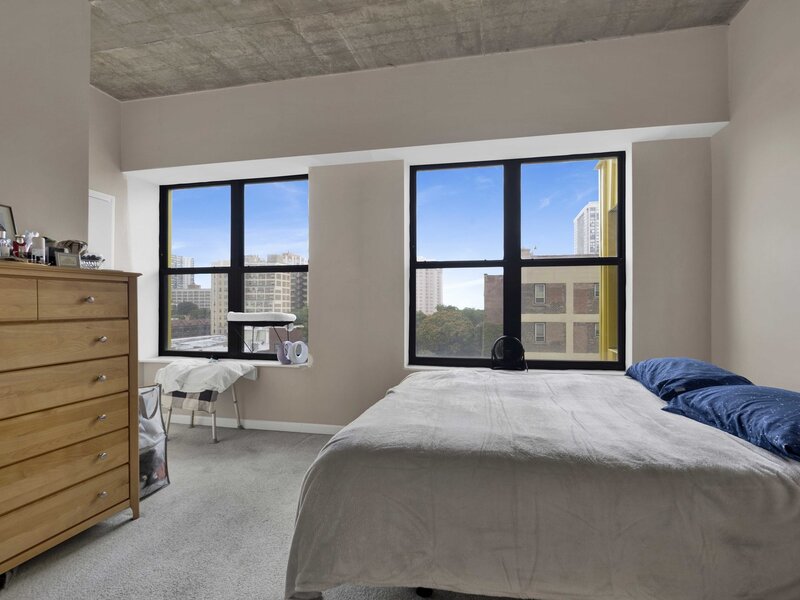 1122 W Catalpa Avenue Chicago IL 60640
