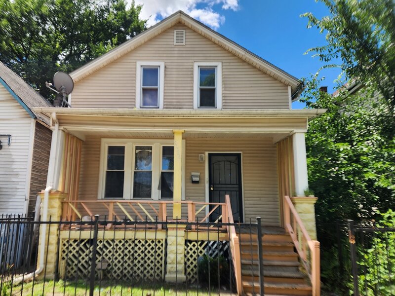11566 S Lafayette Avenue Chicago IL 60628