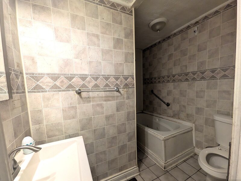 11566 S Lafayette Avenue Chicago IL 60628