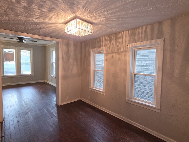 11566 S Lafayette Avenue Chicago IL 60628