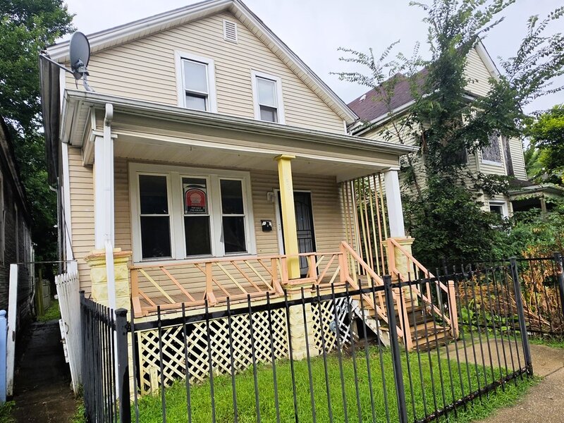11566 S Lafayette Avenue Chicago IL 60628