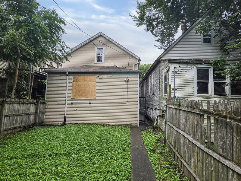 11566 S Lafayette Avenue Chicago IL 60628