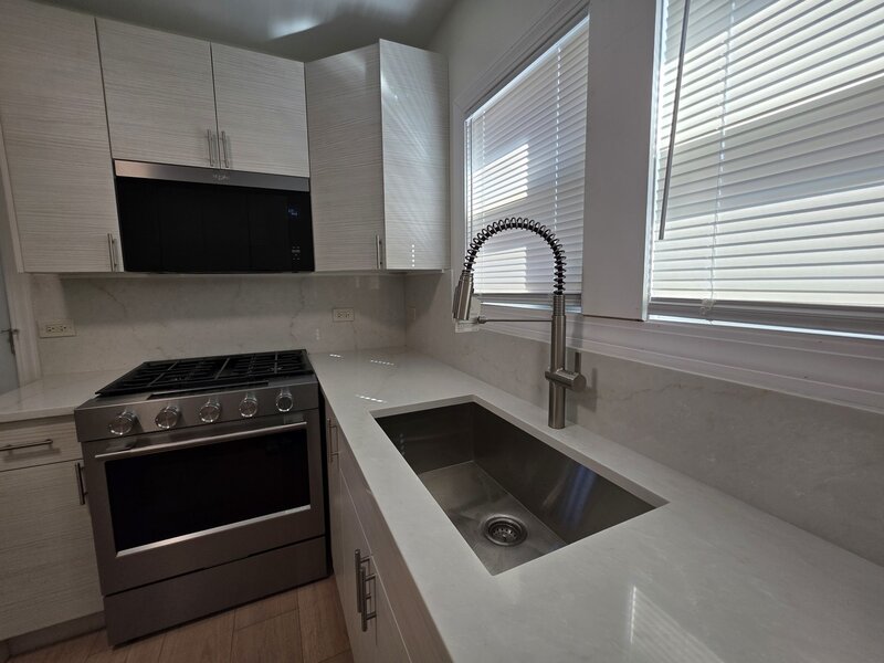 418 Hull Court Waukegan IL 60085