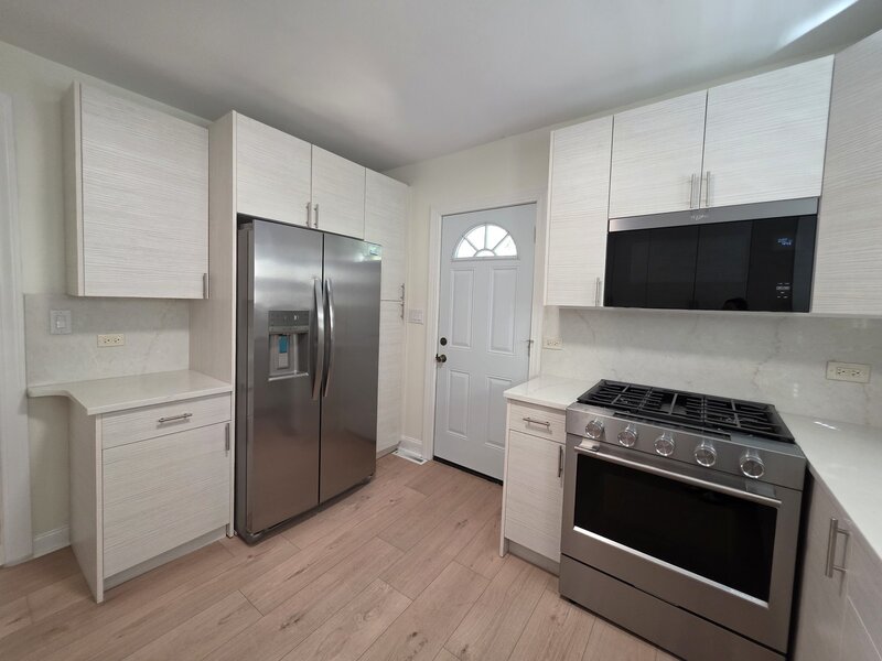 418 Hull Court Waukegan IL 60085