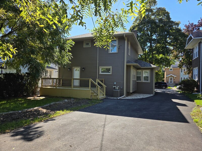 418 Hull Court Waukegan IL 60085