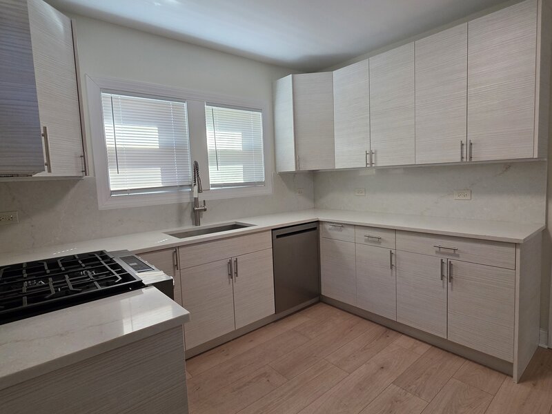 418 Hull Court Waukegan IL 60085