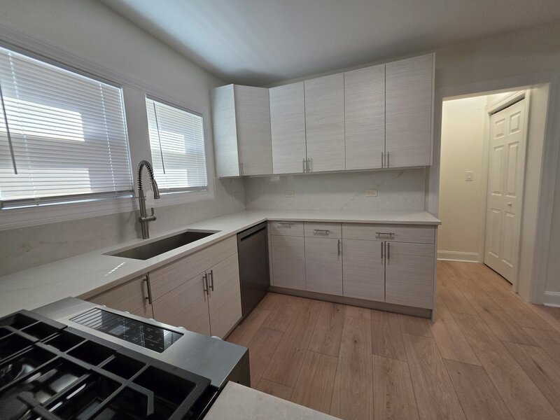 418 Hull Court Waukegan IL 60085