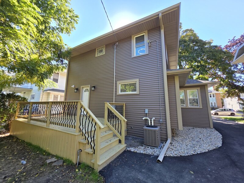 418 Hull Court Waukegan IL 60085