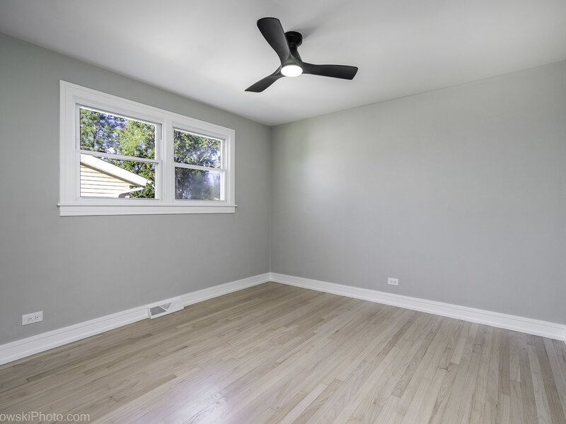 8933 S Oakwood Drive Hickory Hills IL 60457