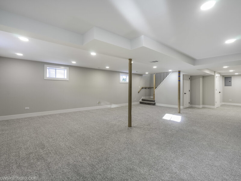 8933 S Oakwood Drive Hickory Hills IL 60457