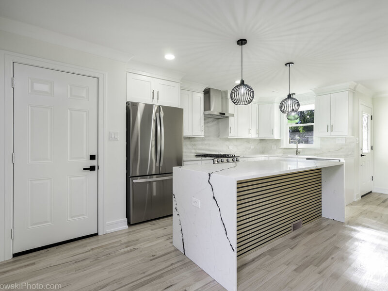 8933 S Oakwood Drive Hickory Hills IL 60457