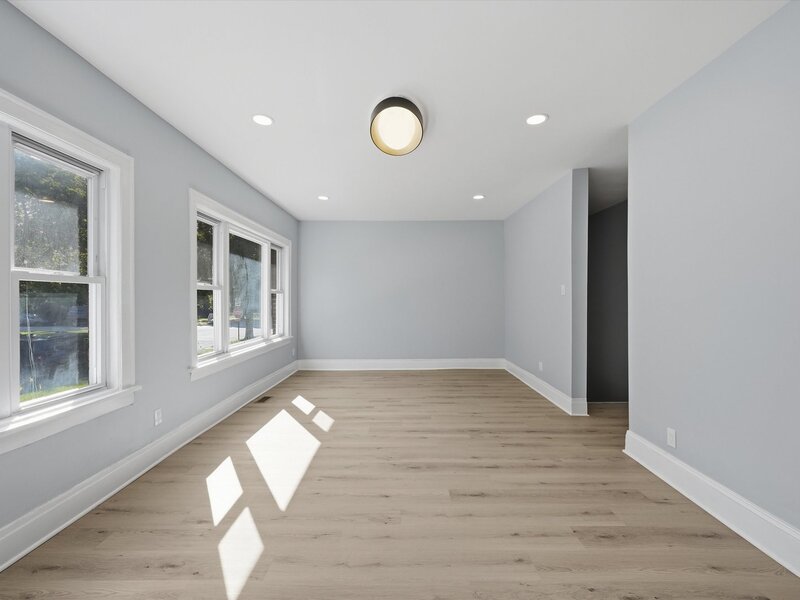8352 S Phillips Avenue Chicago IL 60617
