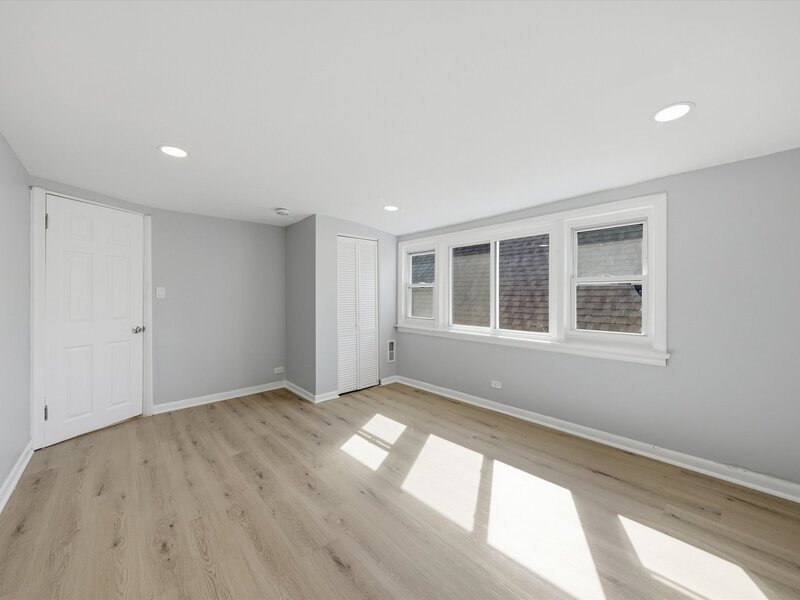 8352 S Phillips Avenue Chicago IL 60617