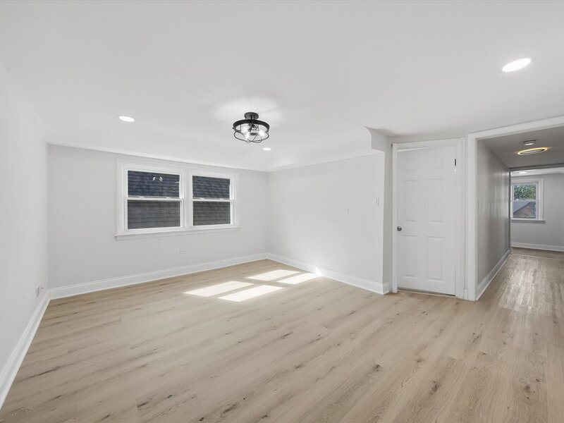 8352 S Phillips Avenue Chicago IL 60617