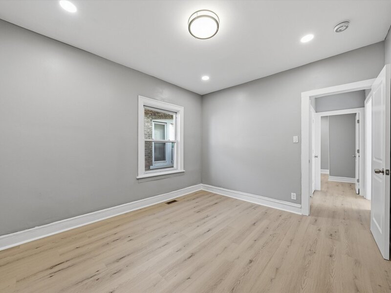 8352 S Phillips Avenue Chicago IL 60617