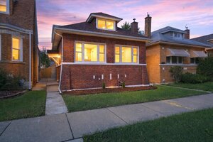 Photo of 8352 S Phillips Avenue Chicago IL 60617