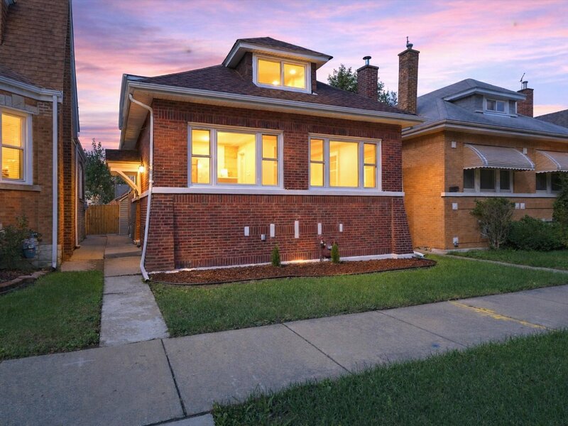 8352 S Phillips Avenue Chicago IL 60617