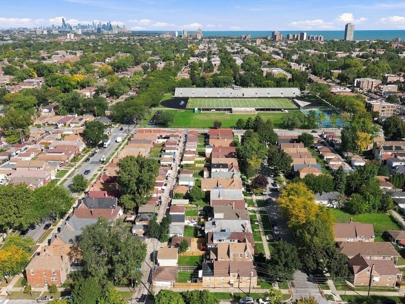 8352 S Phillips Avenue Chicago IL 60617