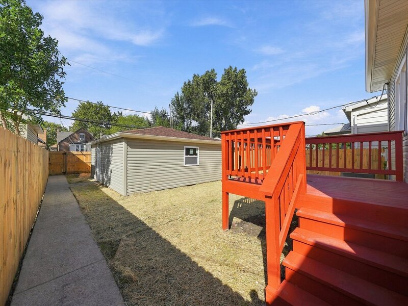 8352 S Phillips Avenue Chicago IL 60617