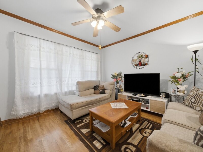 4746 N Karlov Avenue Chicago IL 60630