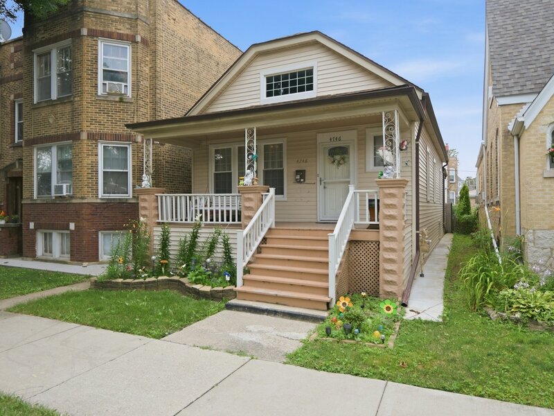 4746 N Karlov Avenue Chicago IL 60630