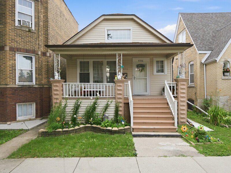 4746 N Karlov Avenue Chicago IL 60630