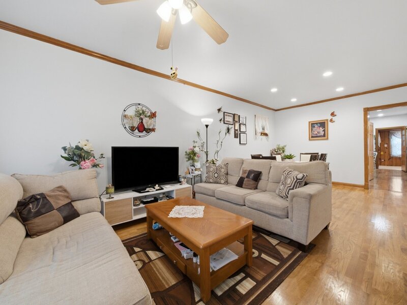 4746 N Karlov Avenue Chicago IL 60630
